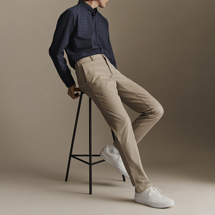 A modified warp. Chinos have a new look.